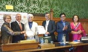 लंदन की संसद में हिन्दी साहित्य के माध्यम से सेतु निर्माण कार्यक्रम... 22